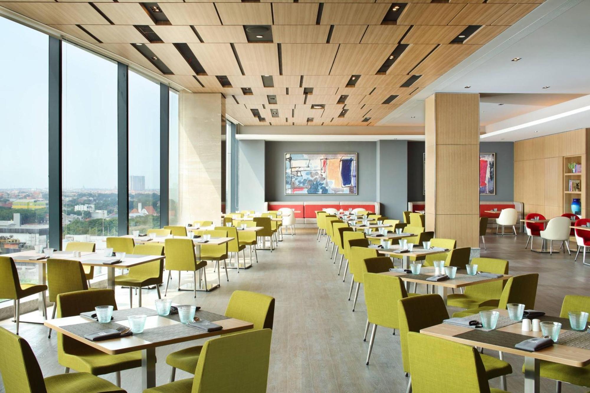 Four Points By Sheraton Surabaya Exterior foto