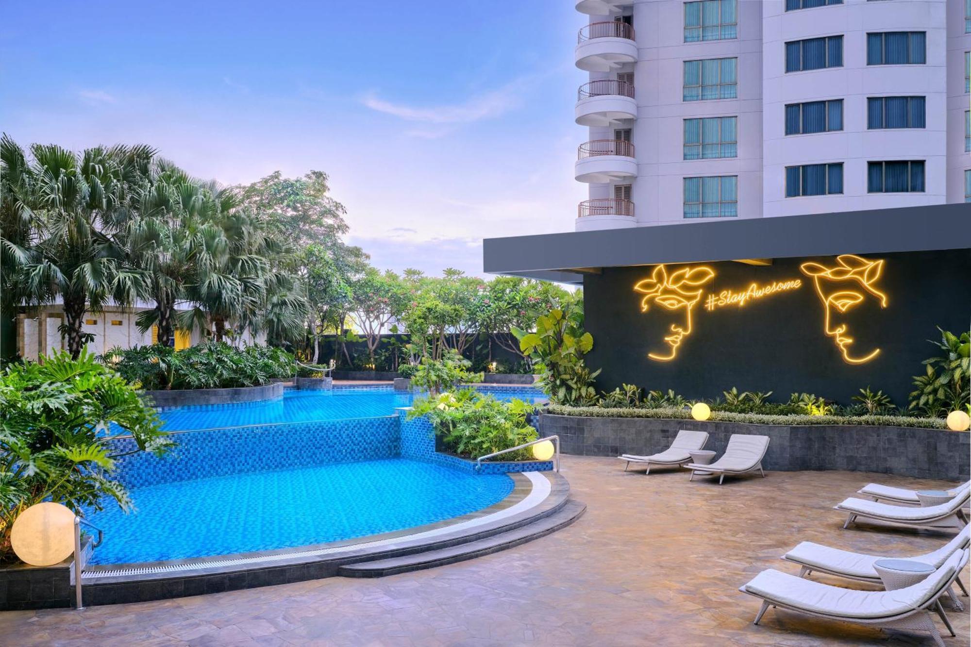 Four Points By Sheraton Surabaya Exterior foto