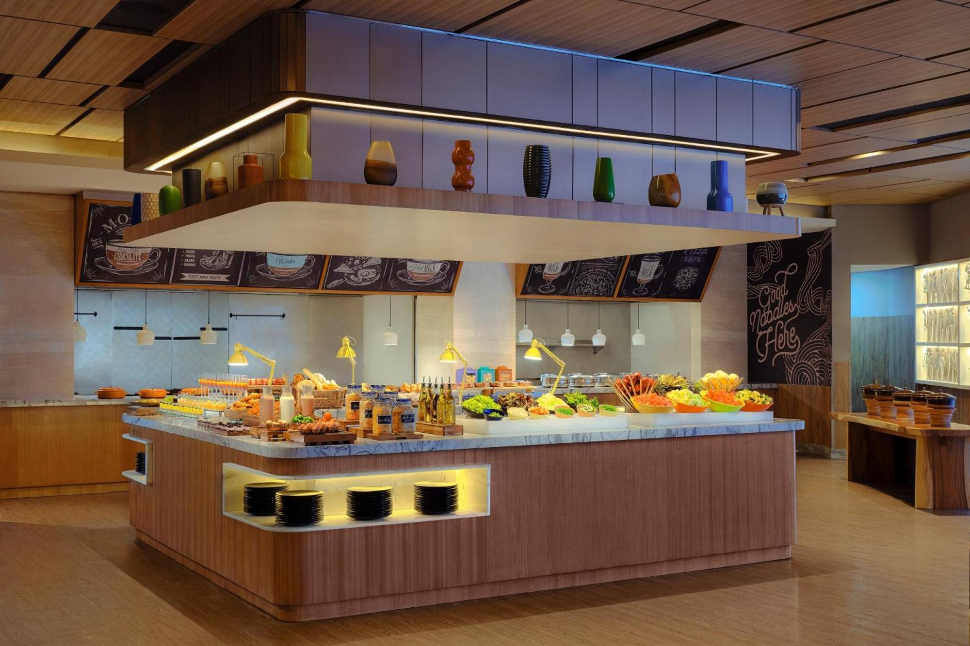 Four Points By Sheraton Surabaya Exterior foto