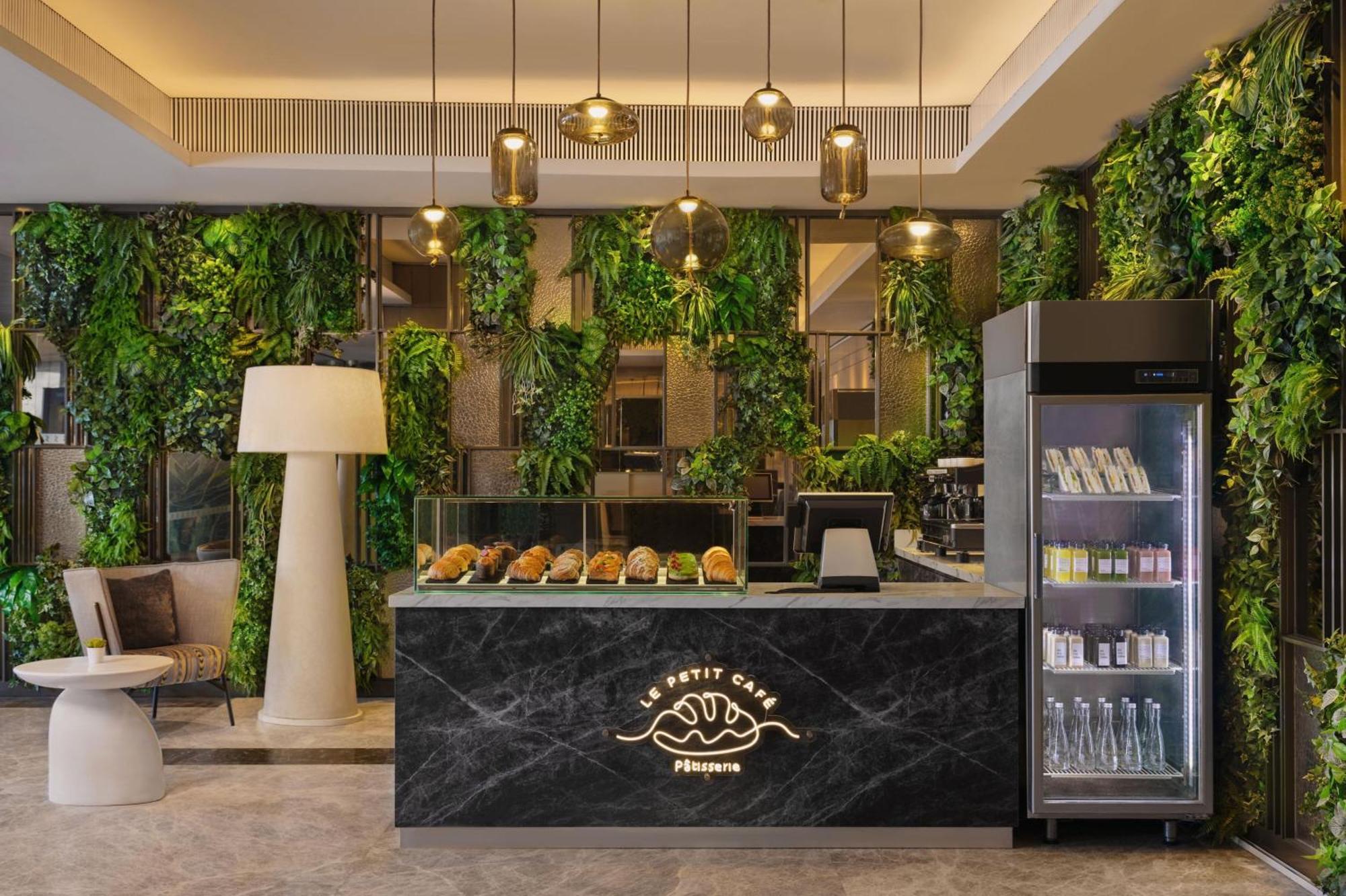 Four Points By Sheraton Surabaya Exterior foto