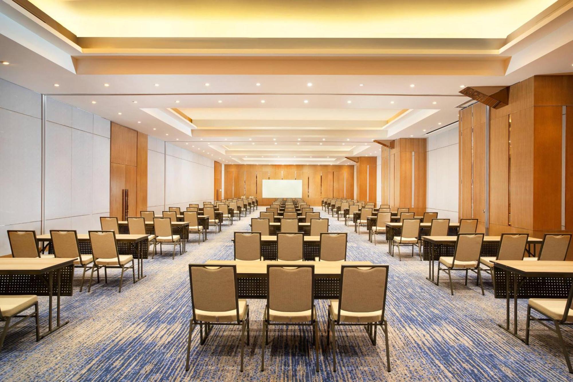 Four Points By Sheraton Surabaya Exterior foto